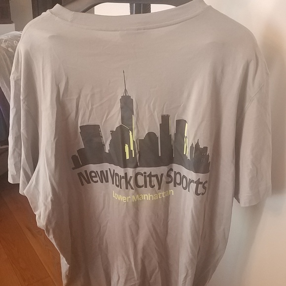 10/$10   H&M New York Sports Tee 2XL - Picture 3 of 5